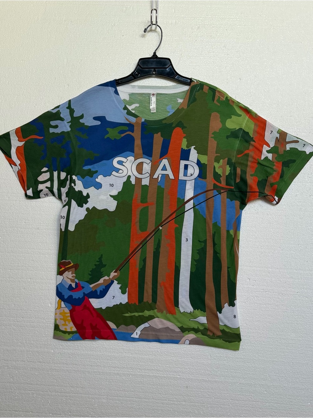 SCAD Savannah College of Art and Design Fishing Graphic T-Shirt Large